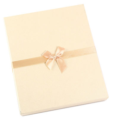Коробка цвета слоновой кости подарочных коробок AI твердая роскошная бумажная